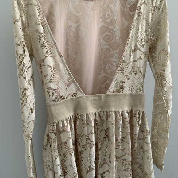 Creme colored long sleeve cocktail dress - Picture 3 of 3